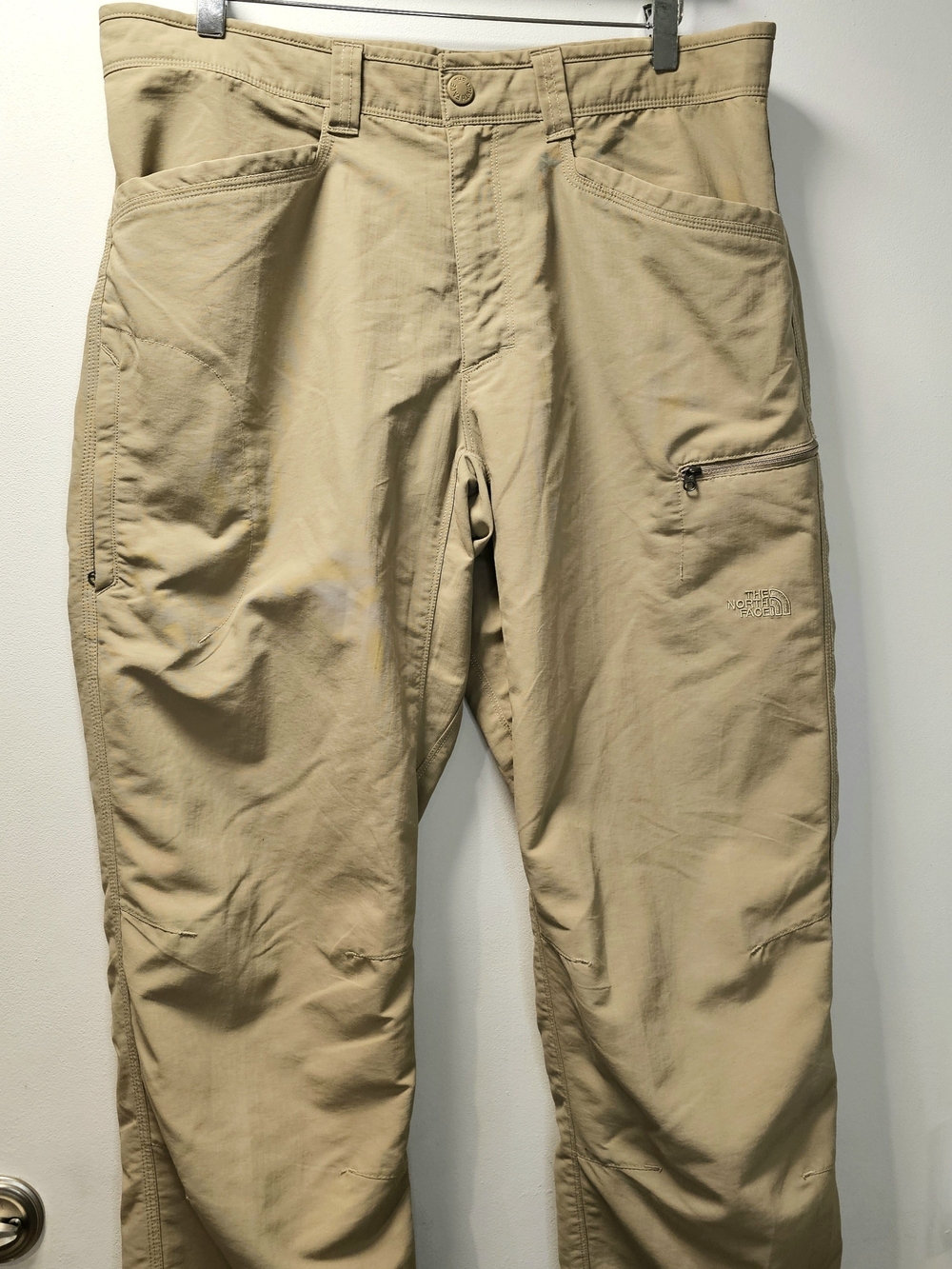 The North Face Men's Straight-Leg Hiking Pants in Khaki Paramount Traverse Pant